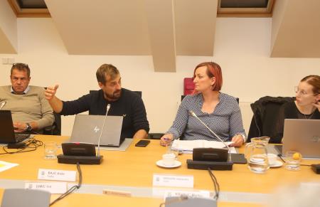 6. SEJA OBČINSKEGA SVETA 12 FOTO LJUBO VUKELIČ